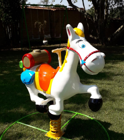 CABALLO JUEGO INFANTIL JARDIN