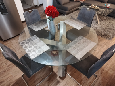 MESA REDONDE CRISTAL PATAS METALICAS