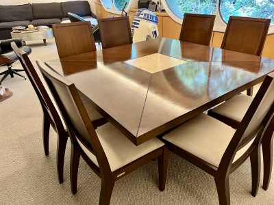 Comedor madera y centro de mármol 8 petsonas