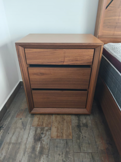 Buró BARDI Nogal PLACENCIA