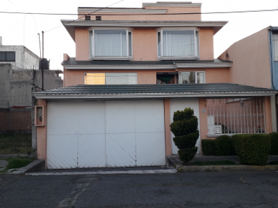 CASA SEMIRESIDENCIAL