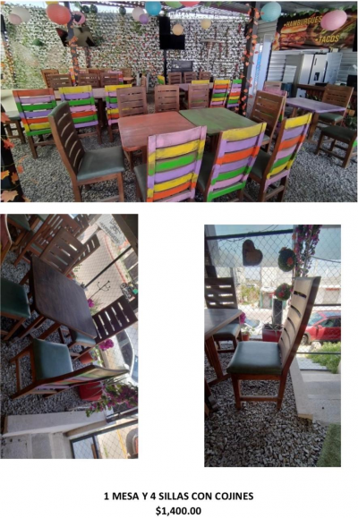 Mesa con cuatro sillas acojinadas de madera