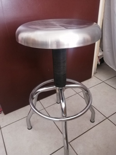 BANCOS PARA CONSULTORIO O COCINA