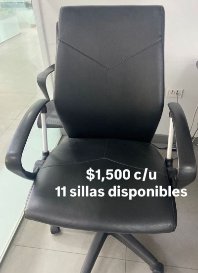 Silla de piel Negra