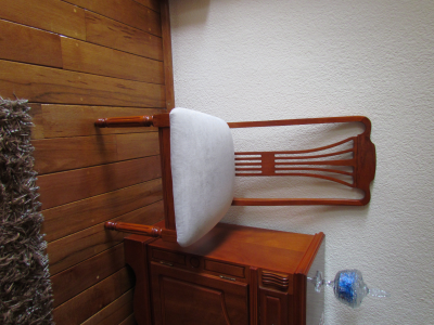 Comedor 6 sillas 2 sillones, vitrina y trinchador