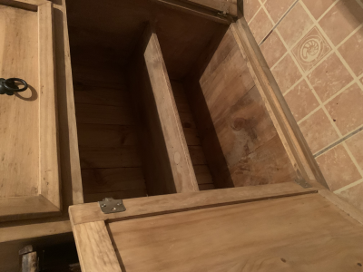 Alacena de madera con porta garrafon