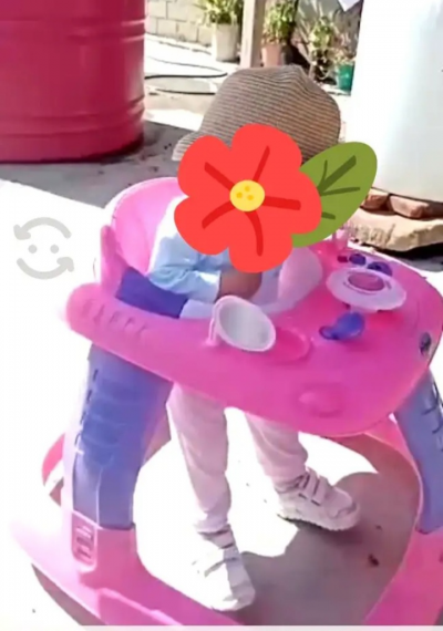 Andadera niña
