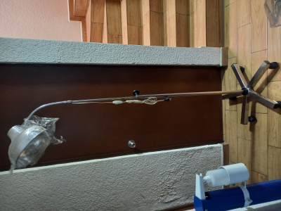 Lampara de chicote pentapie cromada. (Nueva)