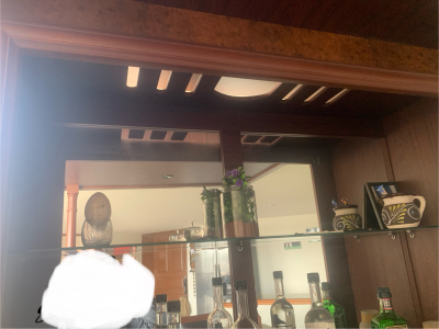 Cantina con bancos de lujo