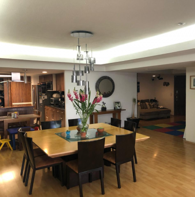 Comedor cuadrado 8 sillas + Consola
