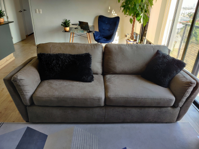 Mueble de Piel suave grande en impecables condiciones y prácticamente nuevo.