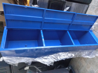 LOCKER METALICO 3 PUERTAS CON ARO PORTACANDADO