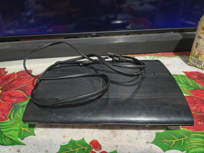 Vendo Playstation 3 súper Slim para refracciones o reparación 