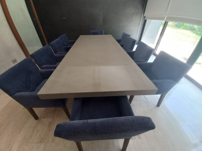 Comedor moderno con 10 sillas 