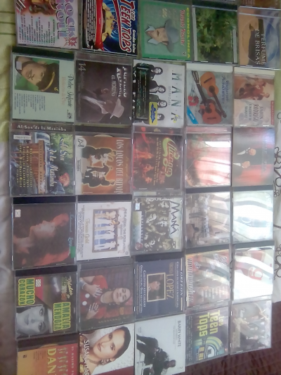 Discos compactos música variada 