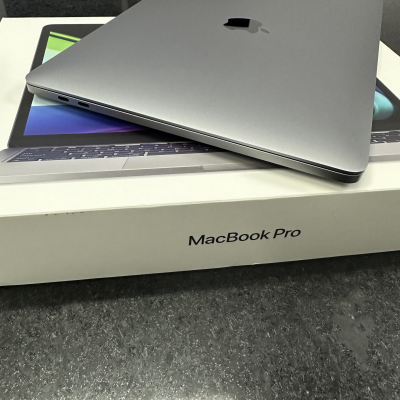 MacBook Pro 2020 Touch Bar Y Touch ID.ChipM1.512gb