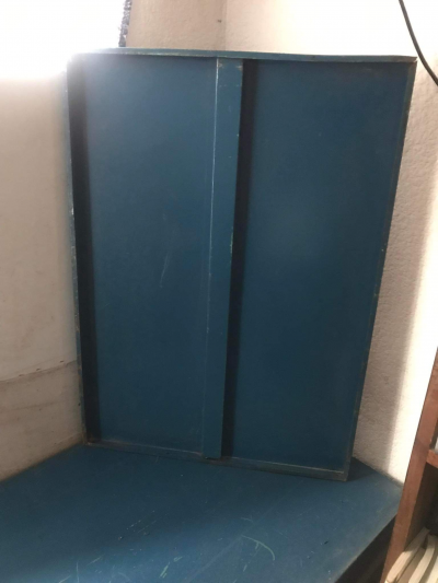 dos mostradores  y 7 anaqueles 