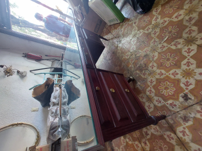 Juego de escritorio y sillas de caoba