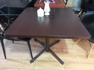 MESA PARA RESTAURANTE O CAFETERIA