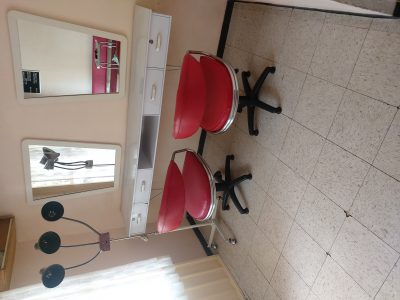 VENTA DE MUEBLES DE ESTETICA USADOS, BUEN ESTADO.
