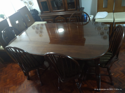 Comedor de caoba, para 6 personas 