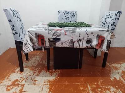 Mesa con 4 sillas