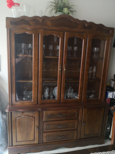 comedor de 6 sillas con cristalero