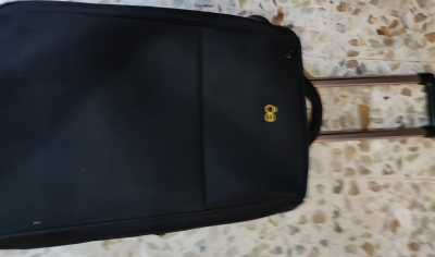 Maleta de viaje grande color negro  (precio a tratar)
