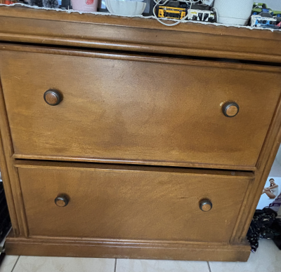 Escritorio con cajonera