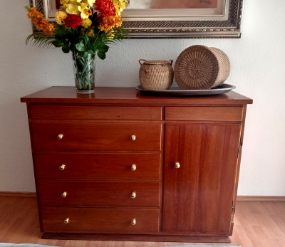 Cómoda/cajonera de caoba