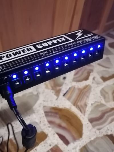 Donner DP-2 Fuente de alimentación para pedales de guitarra 9V/12V/18V