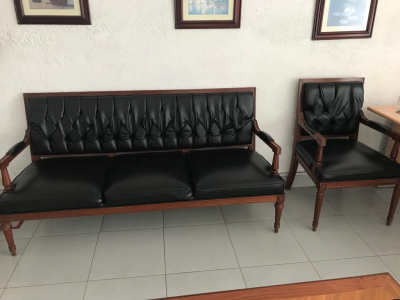 Sala usada 6 pzas en vinipiel negro, excelente estado