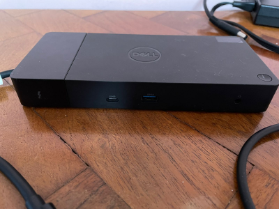 Modular Dock con 2 puertos Thunderbolt 4 y admite hasta 4 pantallas 4K 