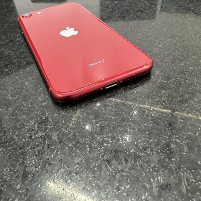 IPhone SE 3era Generación (2022) Rojo. Libre