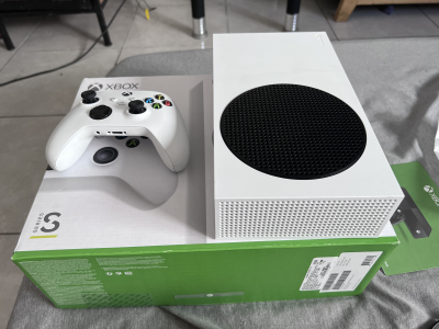 Xbox one 512 gb con audífonos incluidos 
