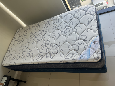 Colchón individual con box spring 