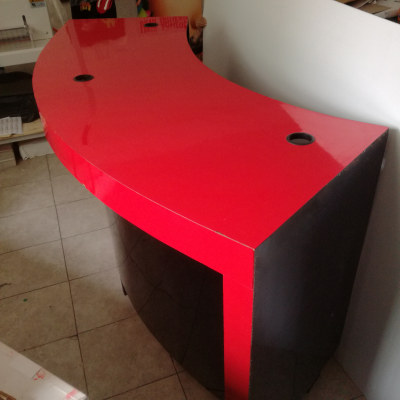 BONITO MOSTRADOR O VITRINA FORMA SEMICIRCULAR