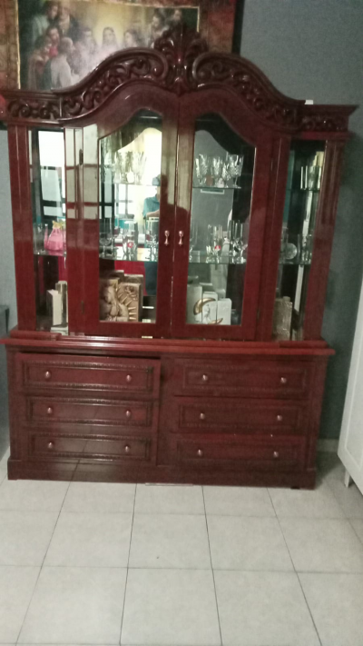 Comedor, Vitrina y 6 Sillas