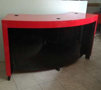 BONITO MOSTRADOR O VITRINA FORMA SEMICIRCULAR