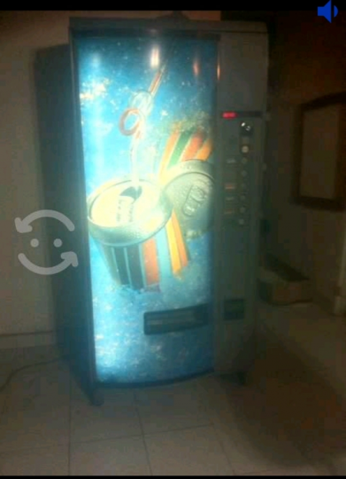 MAQUINA AUTOVENDEDORA DE LATAS 