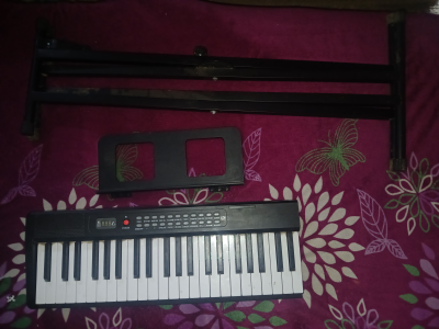 Piano electrónico de 88 teclas