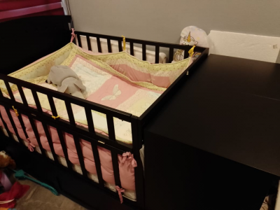 CAMA CUNA CASI NUEVA CON COLCHON