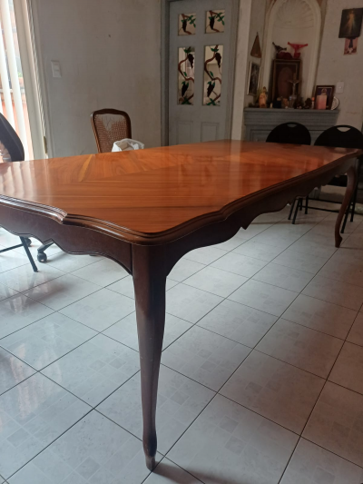 Comedor de caoba maciza para 8 personas  