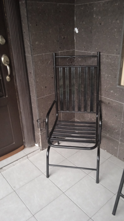 Silla giratoria, mesedora estacional,mesa de centro