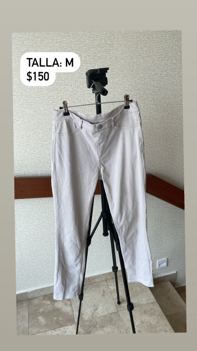 Pantalones y jeans de mujer talla chica y mediana 