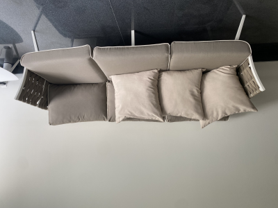 Juego de muebles (1 sofá de 3 puestos, 2 mesas y 2 sillas)