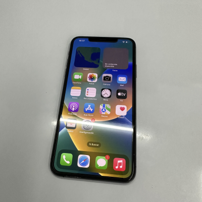 iPhone 11 Pro Max 64gb gris. Libre 