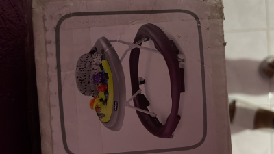 Andadera chicco morada