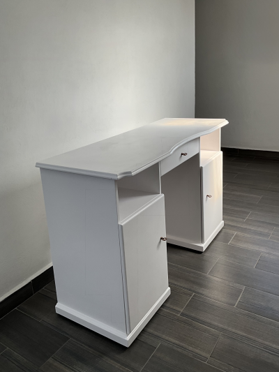 Tocador blanco de MDF - restaurado y pintado