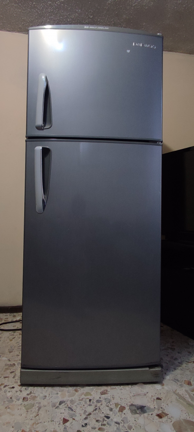 Refrigerator 